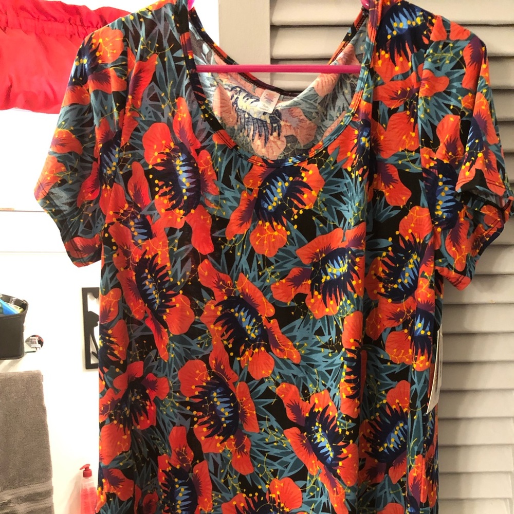 Lularoe Classic T Large NWT